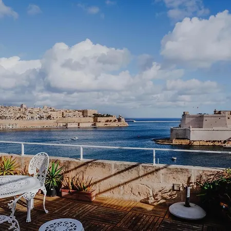 Sally Port 게스트하우스