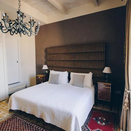 Sally Port Pensionat 3*