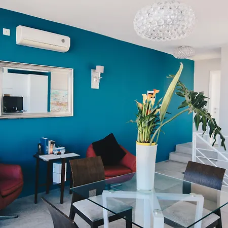 Sally Port 招待所