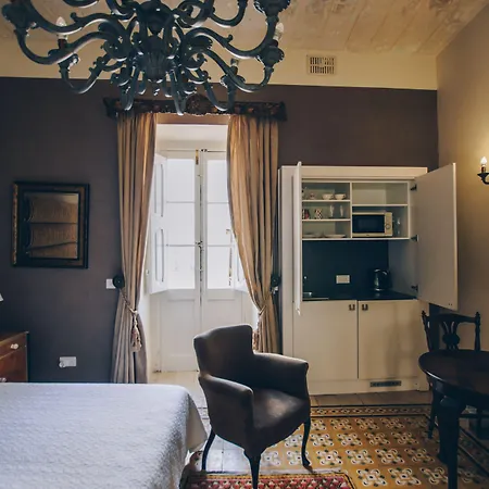 招待所 Sally Port 3*