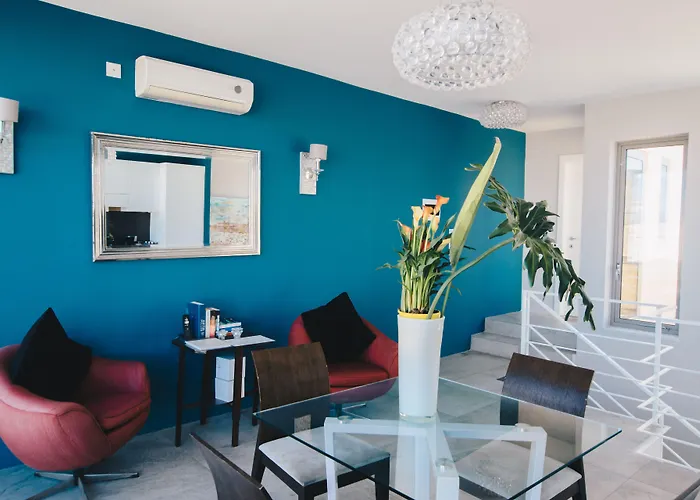 Sally Port Πανσιόν